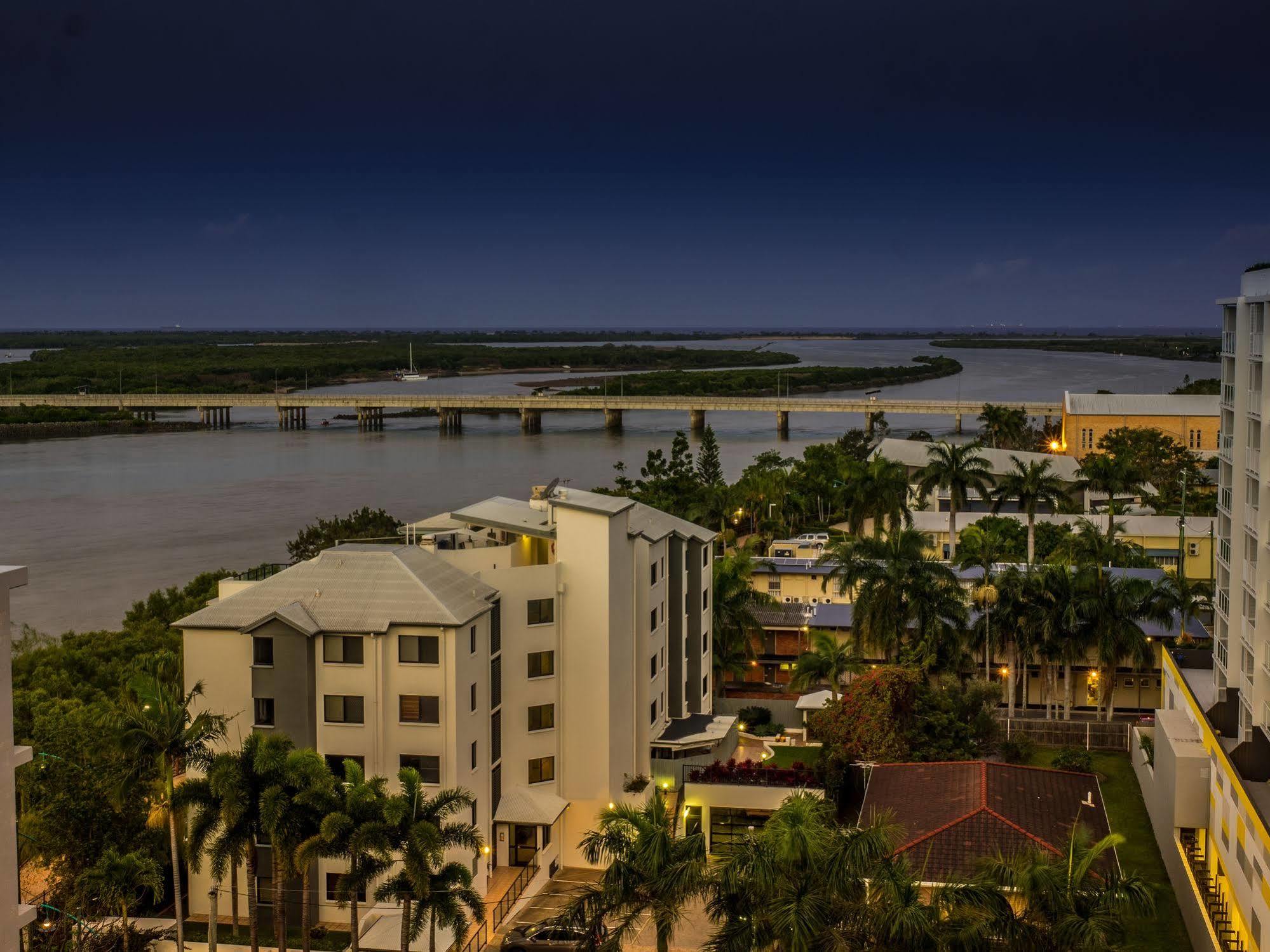 Lanai Riverside Apartments Макай Екстериор снимка